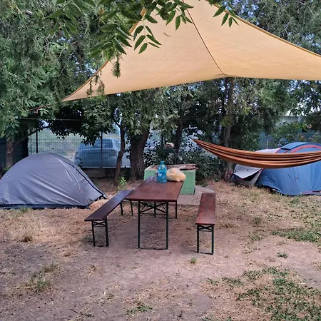 Curtea Pescărușului Camping Vama Veche